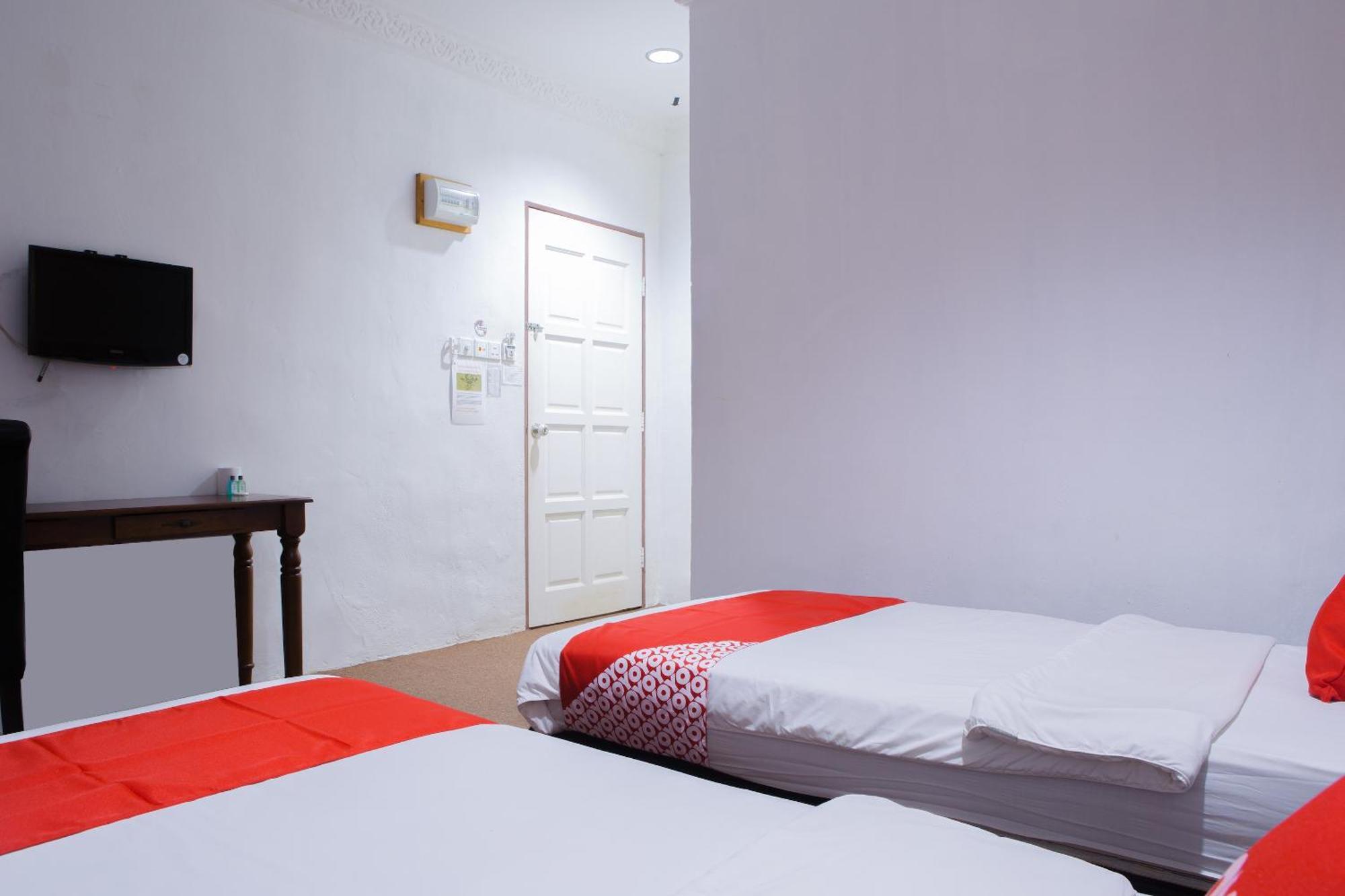 Oyo 90037 The 7 Lodge Tambunan Екстер'єр фото