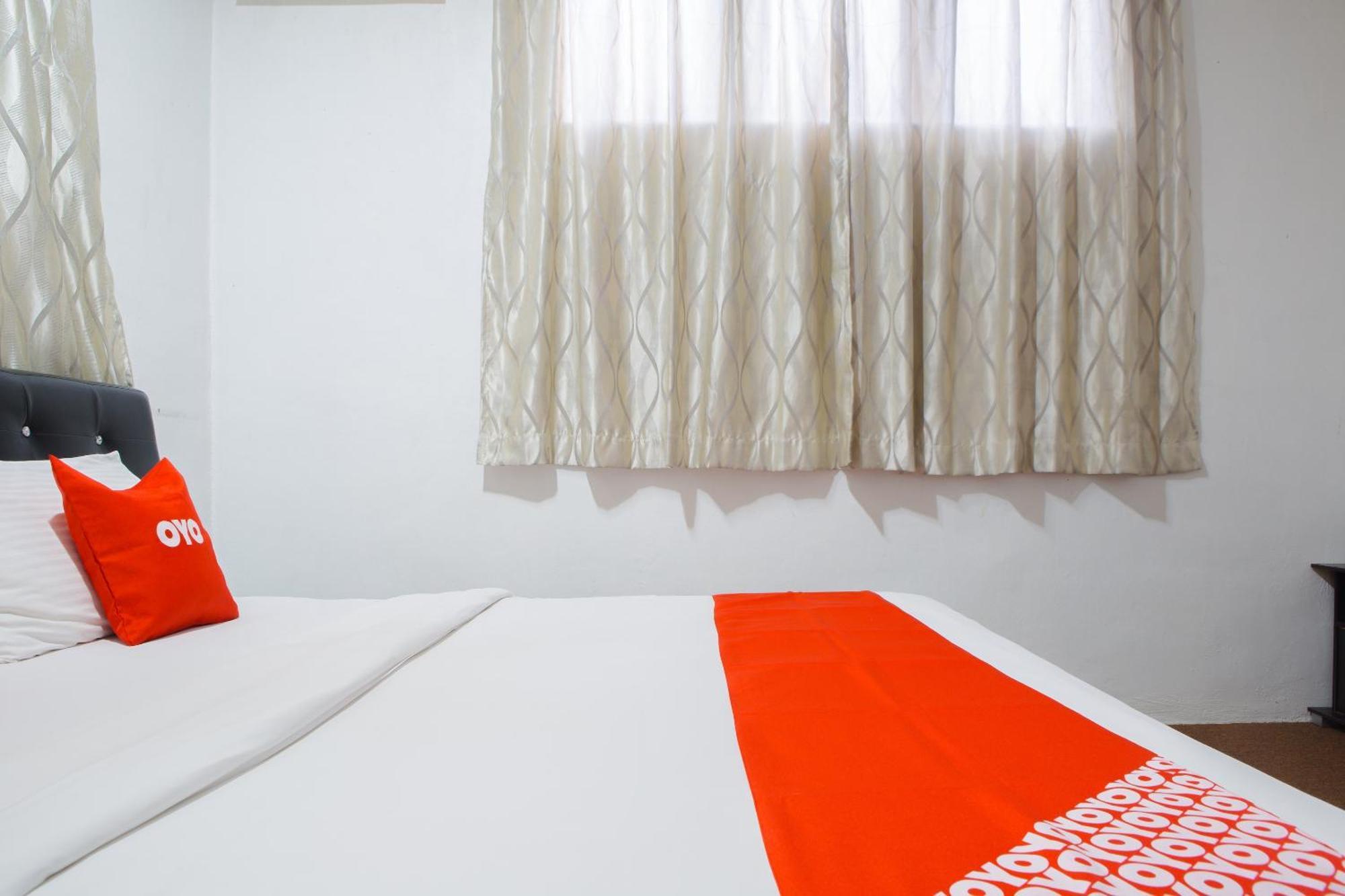 Oyo 90037 The 7 Lodge Tambunan Екстер'єр фото