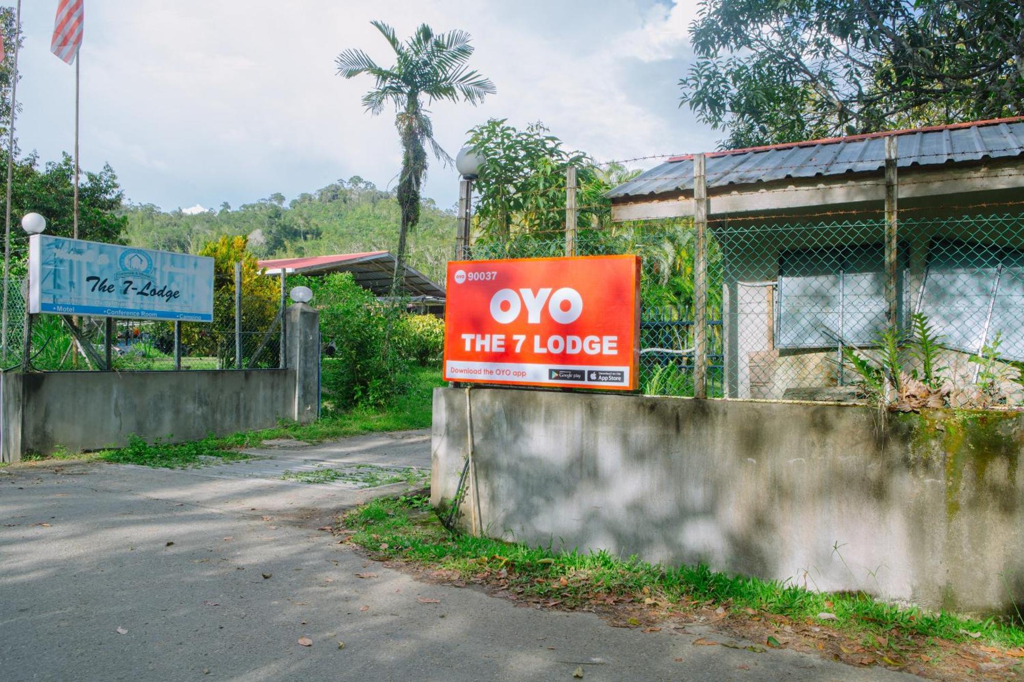 Oyo 90037 The 7 Lodge Tambunan Екстер'єр фото